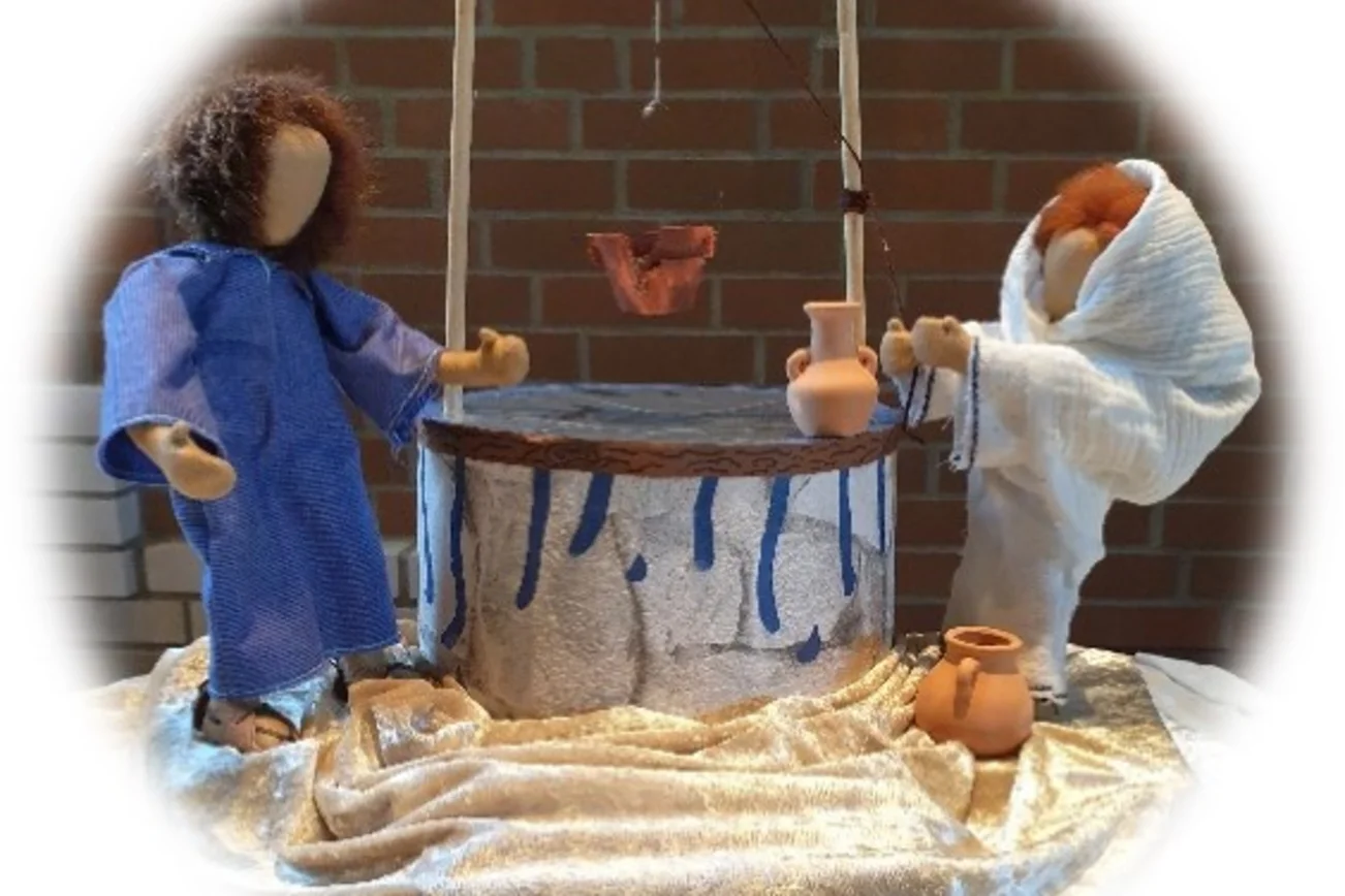 Jesus und die Frau am Brunnen Mit Erzählfiguren gestaltet