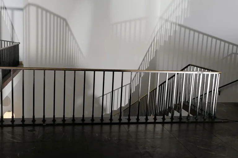 Treppe mit Geländer