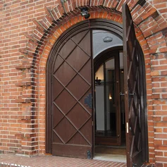 Lutherkirche Lutherstatur Eingang