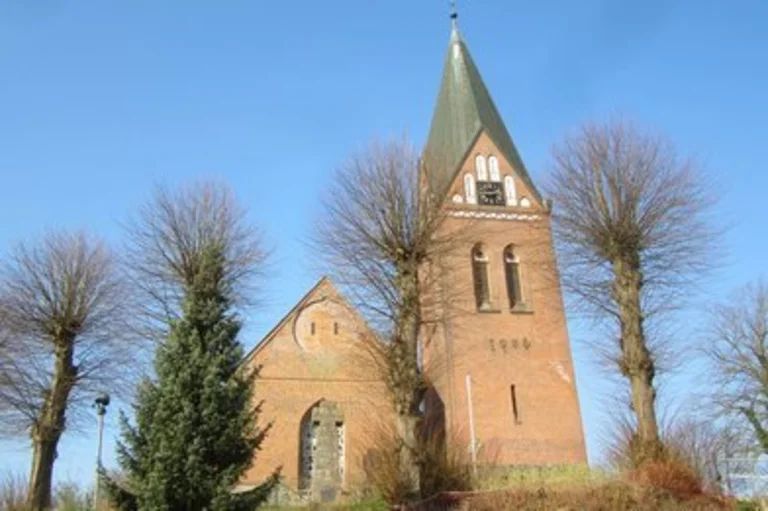 Kirche Sandesneben